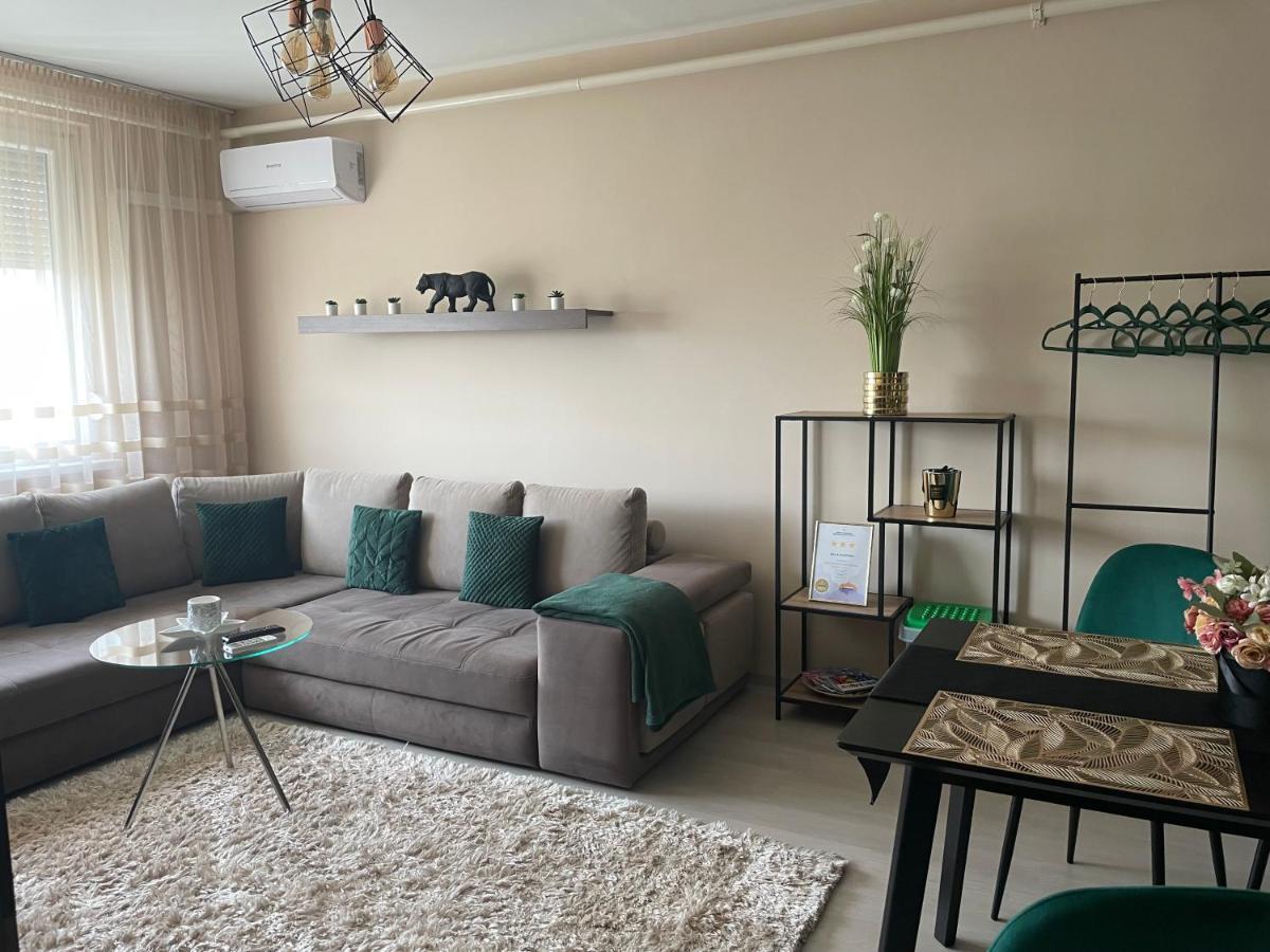 Bella Apartman Дебрецен Екстериор снимка
