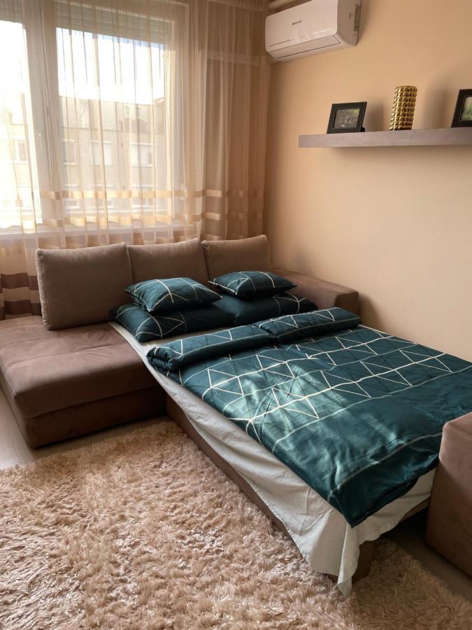 Bella Apartman Debrecen Apartment Екстериор снимка